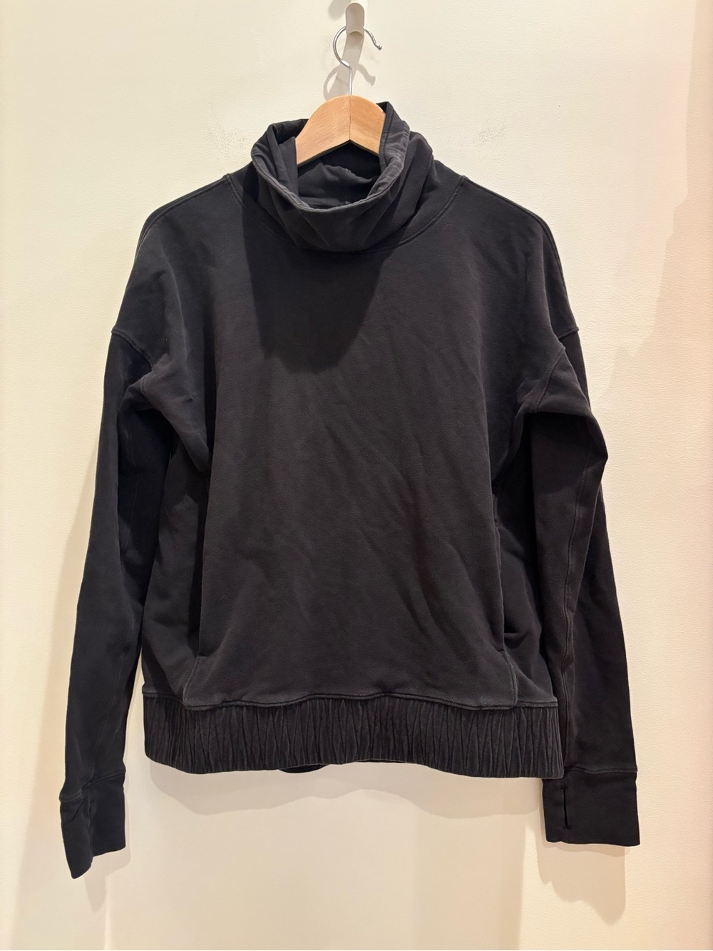 Lululemon Sweatshirt Stress Less Black Turtleneck Size 6